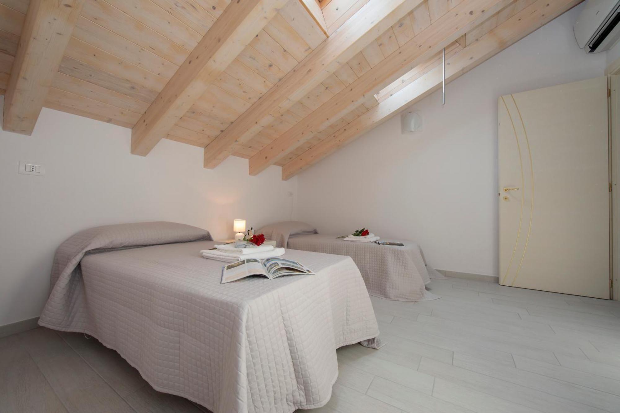 Silver Lake Apartment - Happy Rentals Angera Bagian luar foto