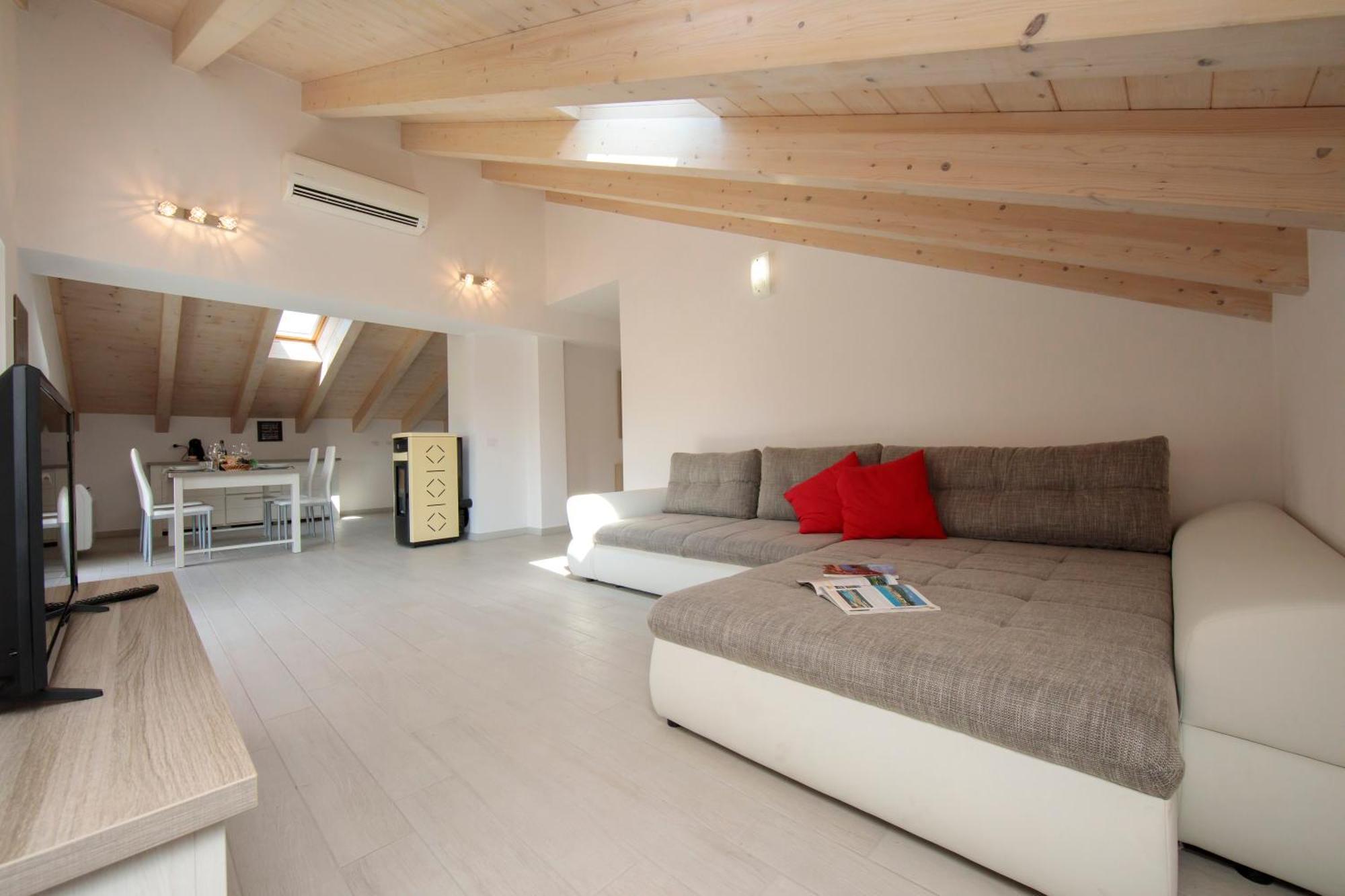 Silver Lake Apartment - Happy Rentals Angera Bagian luar foto
