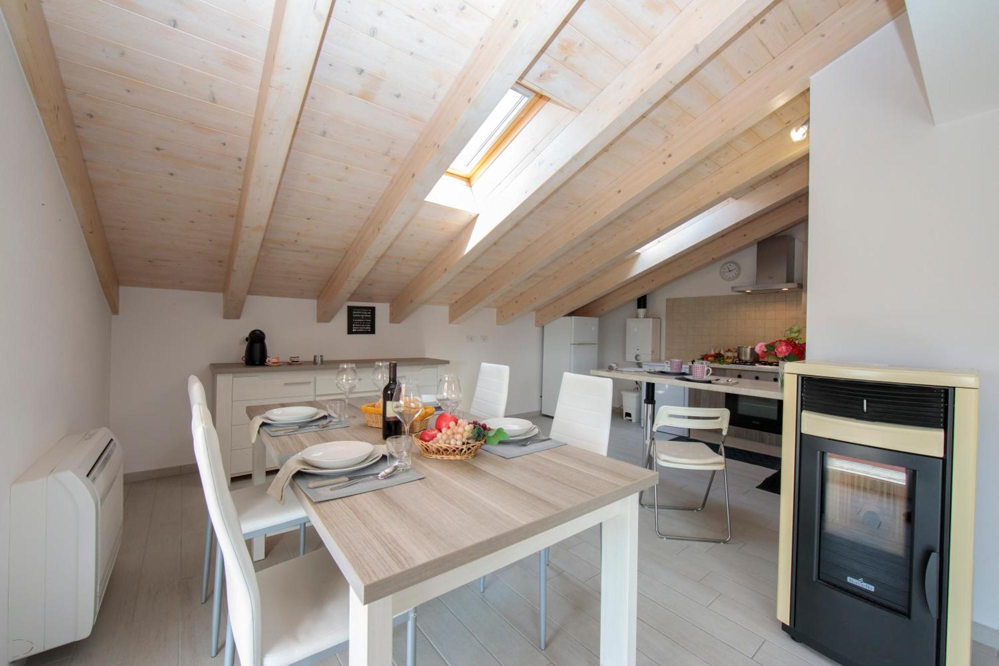 Silver Lake Apartment - Happy Rentals Angera Bagian luar foto
