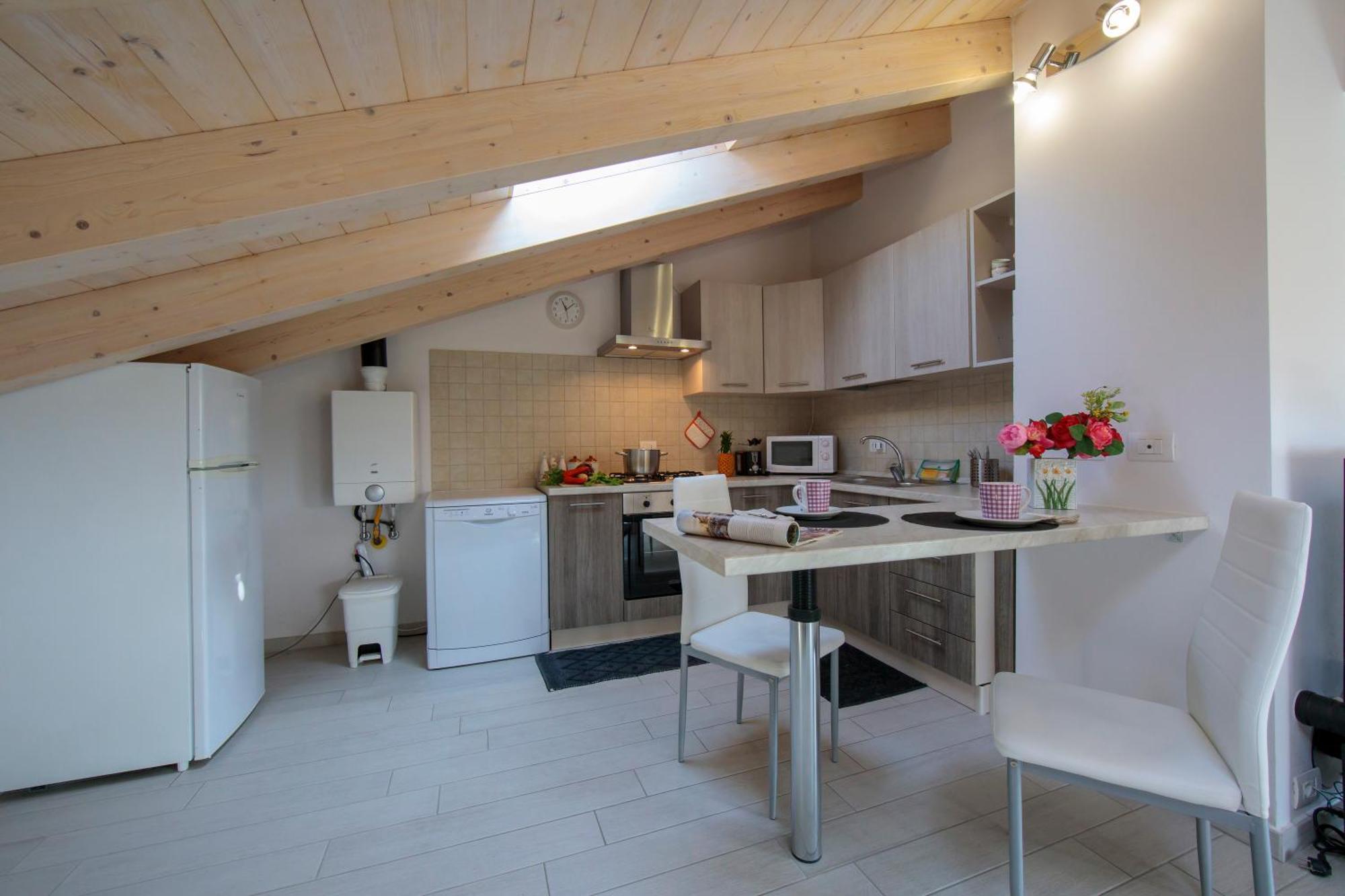 Silver Lake Apartment - Happy Rentals Angera Bagian luar foto