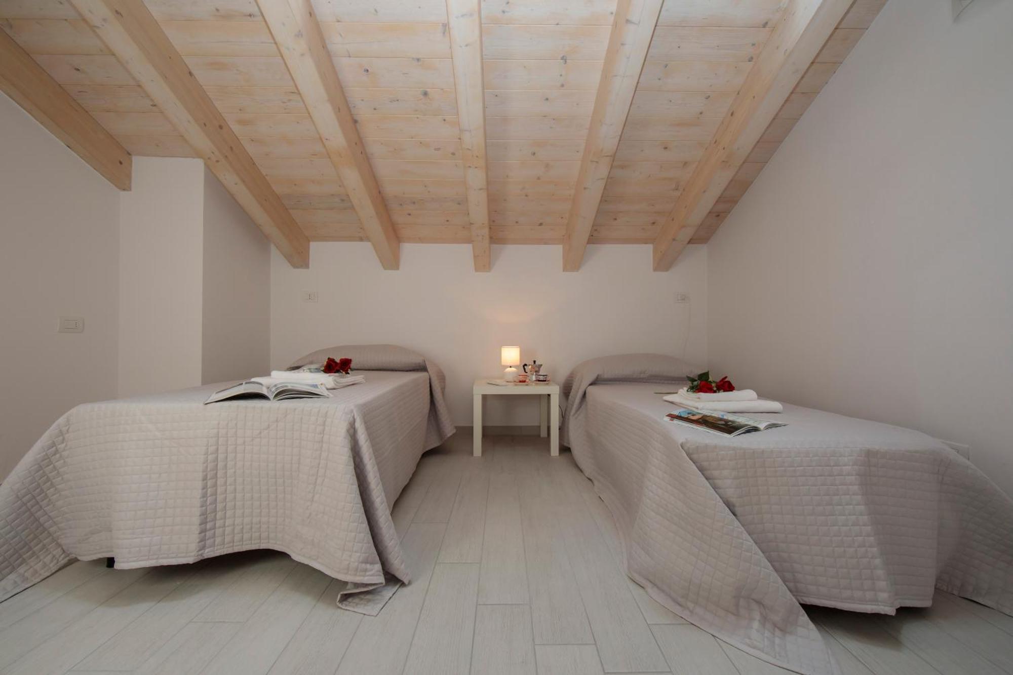 Silver Lake Apartment - Happy Rentals Angera Bagian luar foto